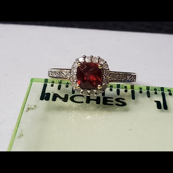 10K Yellow Gold Ring with Garnet & Diamonds Size 7 - Picture 13 of 16